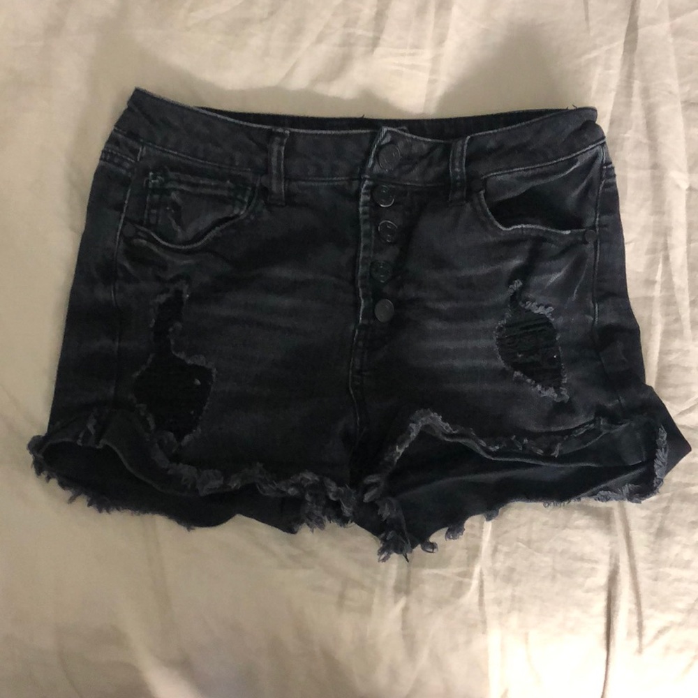 Black distressed jean shorts!